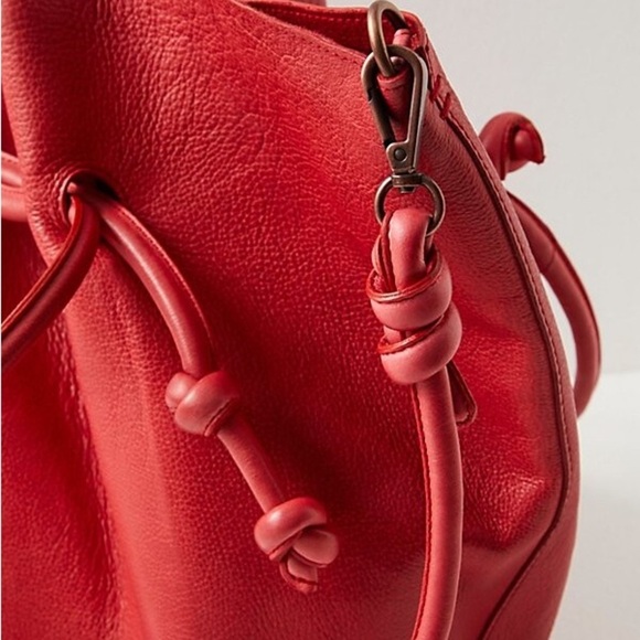 Free People Head over heels leather tote/ crossbody red - Picture 9 of 10